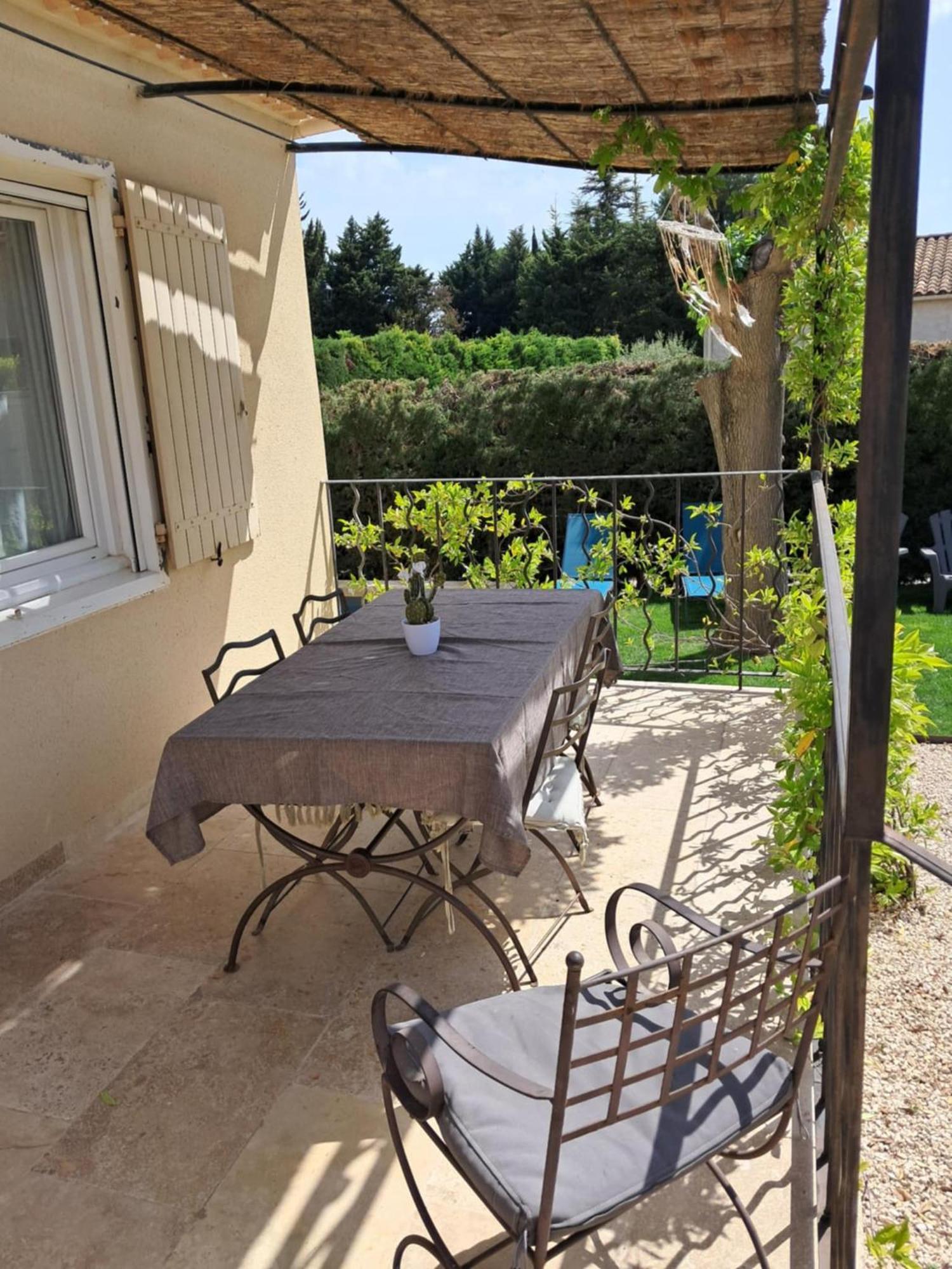 La Maison De Manon, 4-5Personnes, 75M2, Centre Village Avec Piscine Privee Maussane-les-Alpilles Exterior photo